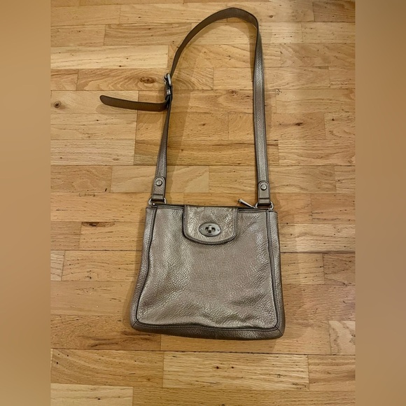 Handbags - Fossil pebbled leather champagne colored Marlow turn latch crossbody